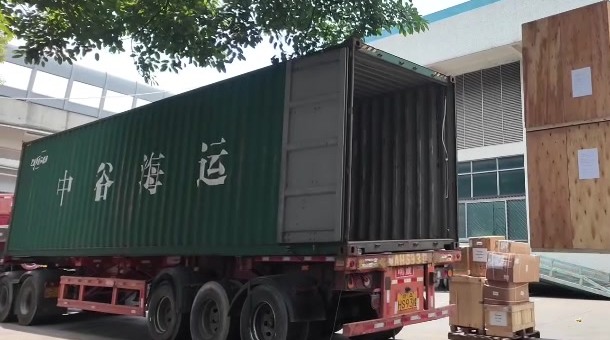 ترتيبات شحن الصناديق الخشبية